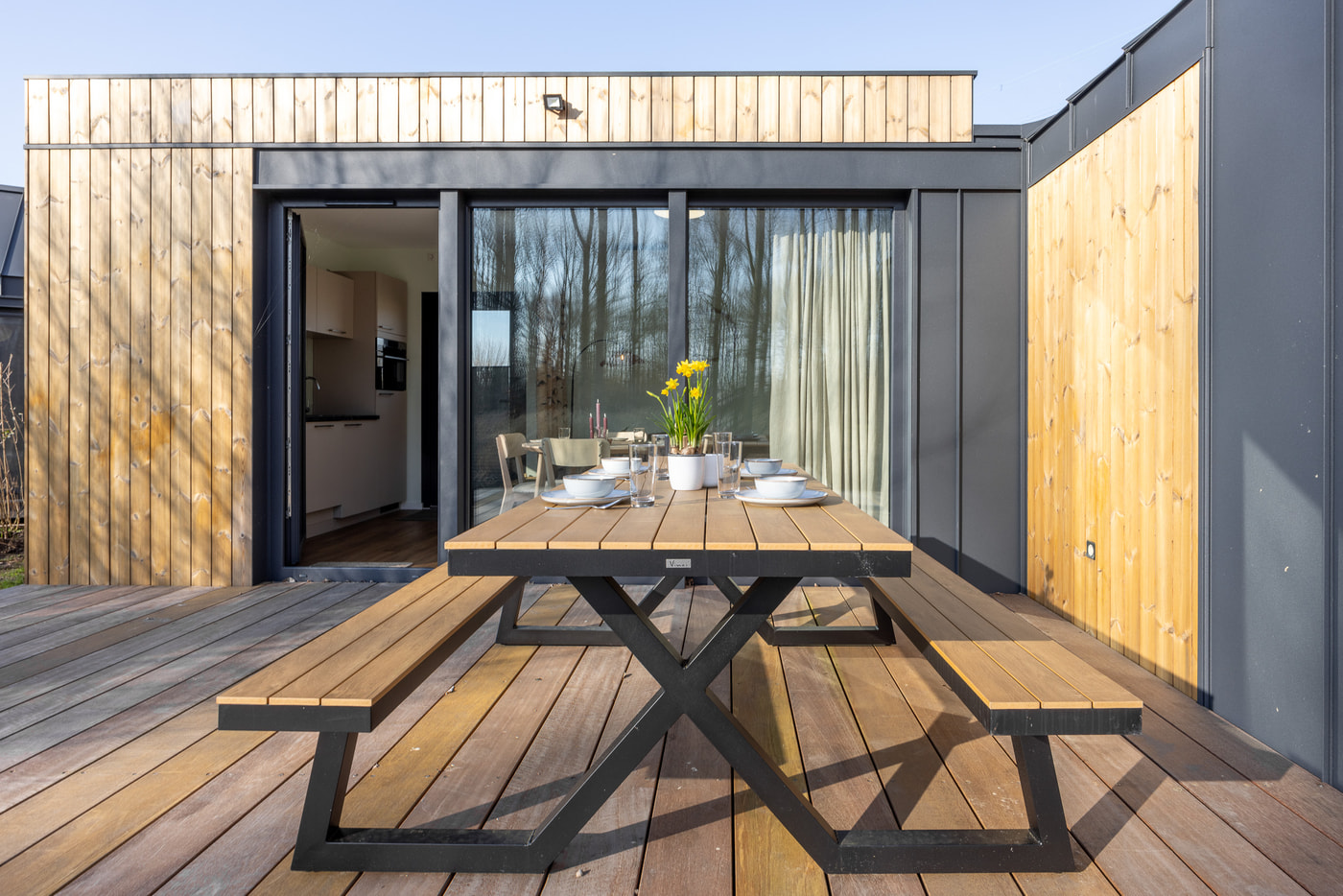Tiny house met terras bij De Tuin van Keet