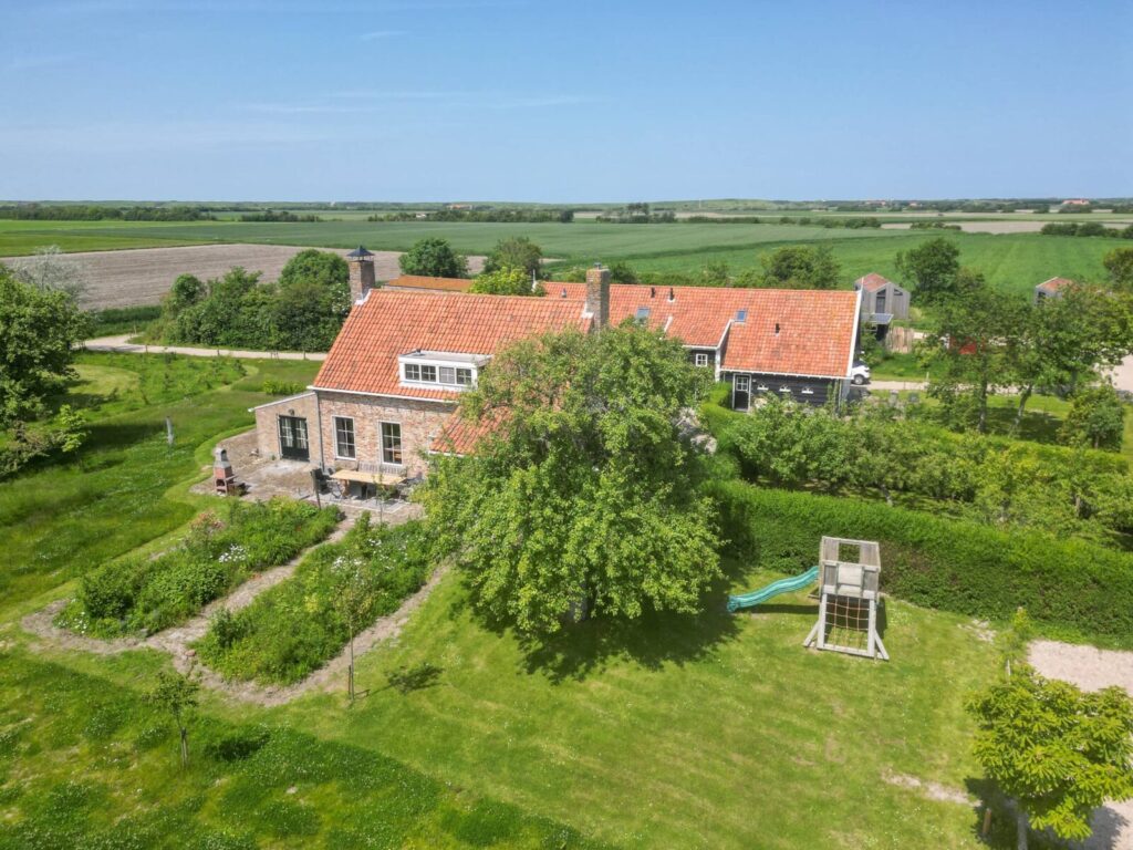 Large holiday home with fireplace in Westkapelle | Zeeuwse Liefde - Het Grote Huis Main Image