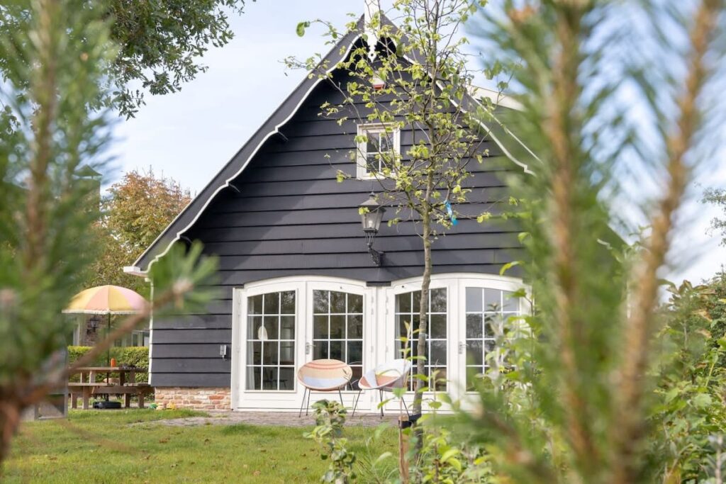 Holiday home with alcove bed in Westkapelle | Zeeuwse Liefde - De Kleine Schuur Main Image