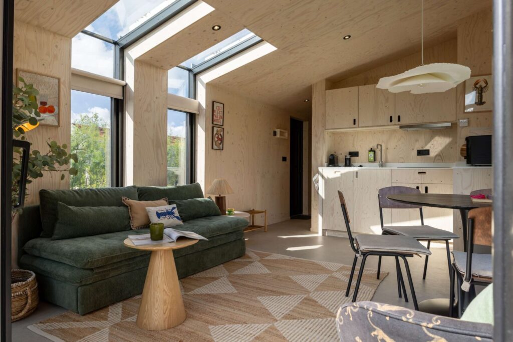 Spacious tiny house with mezzanine in Westkapelle | Zeeuwse Liefde – Tiny House 4 Main Image