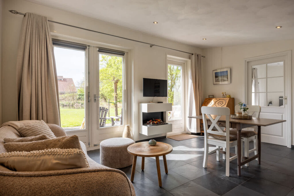 Lodge with Fireplace at Veerse Meer | Watervliet Country Lodge Main Image
