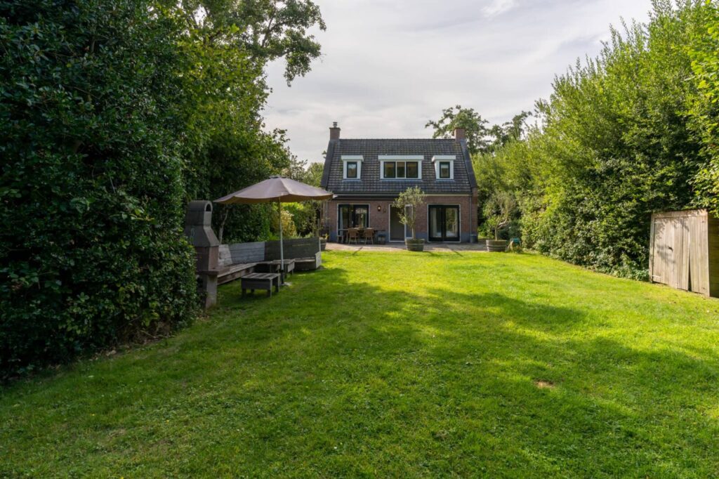 Geräumiges Ferienhaus mit großem Garten in Oostkapelle | Vroonweg 54 Main Image