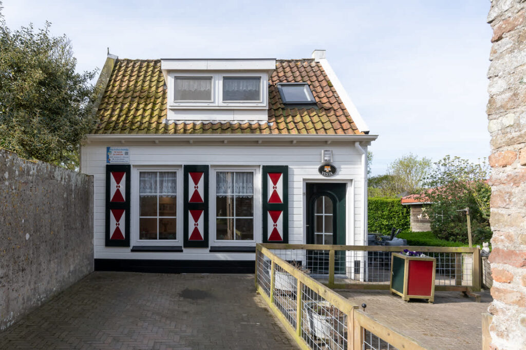 Ferienhaus mit Garten in Aagtekerke | Dorpsplein 25 Main Image
