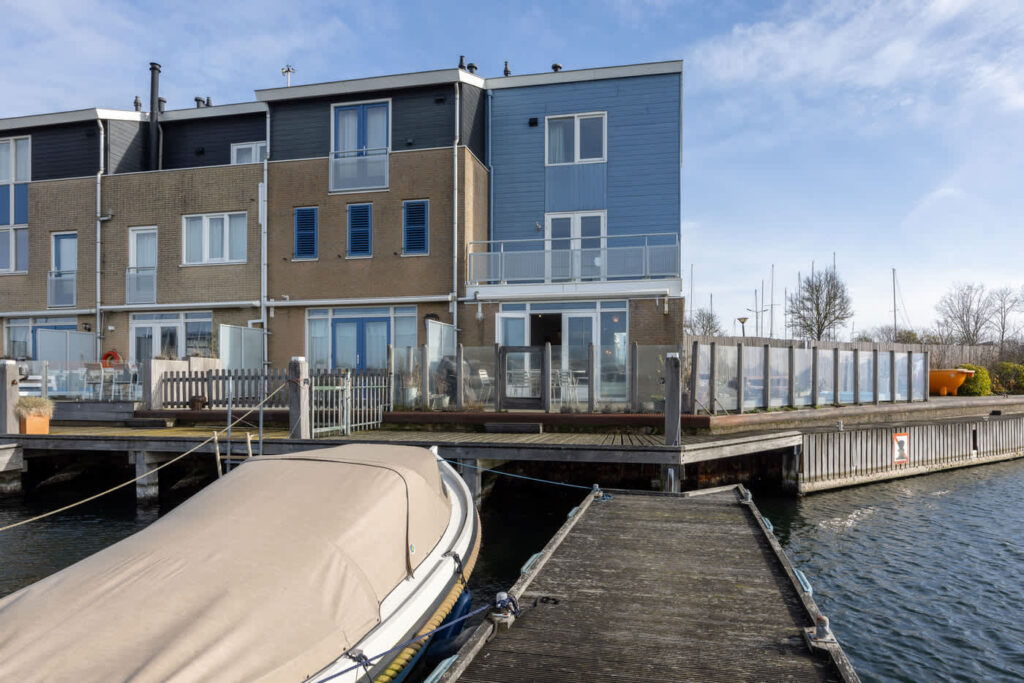 Holiday home by the water in Kortgene | Loswal 19 Main Image