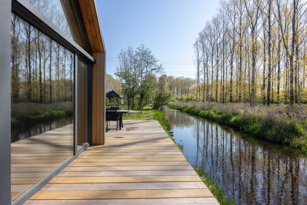Tiny House am Wasser in Oud Ade | Garten von Keet – 25 Main Image